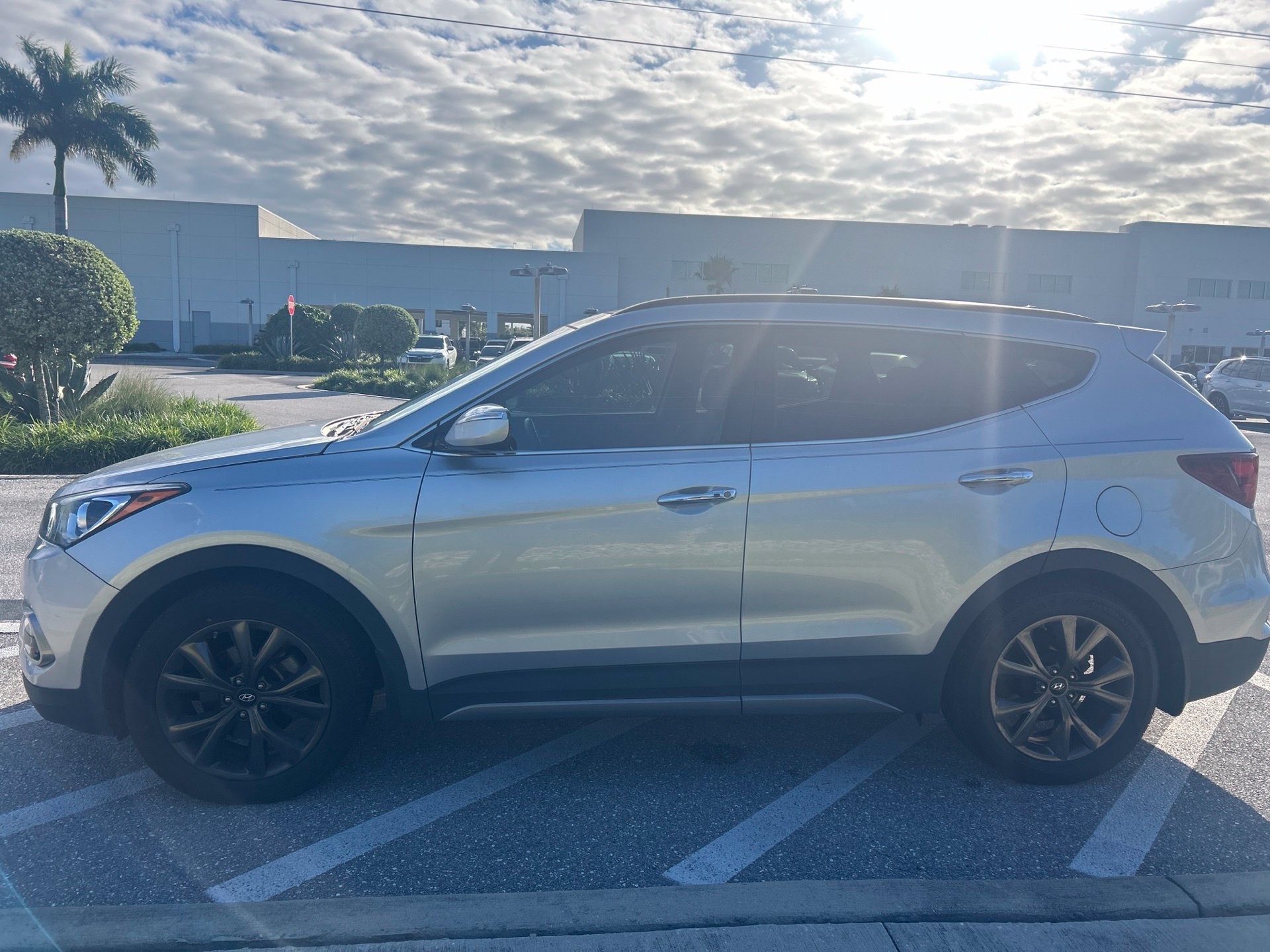 Used 2017 Hyundai Santa Fe Sport FWD image 3