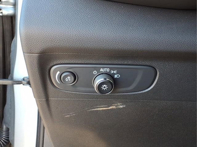 Used 2023 Buick Envision Essence image 17