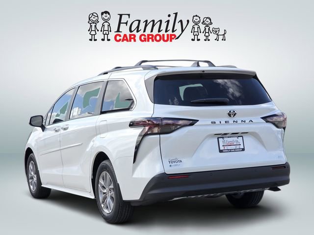New 2026 Toyota Sienna XLE image 3
