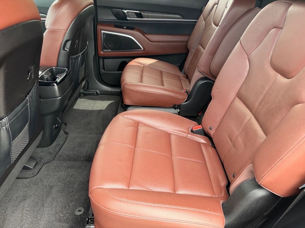 Used 2024 Kia Telluride SX w/ Towing Package FWD image 13