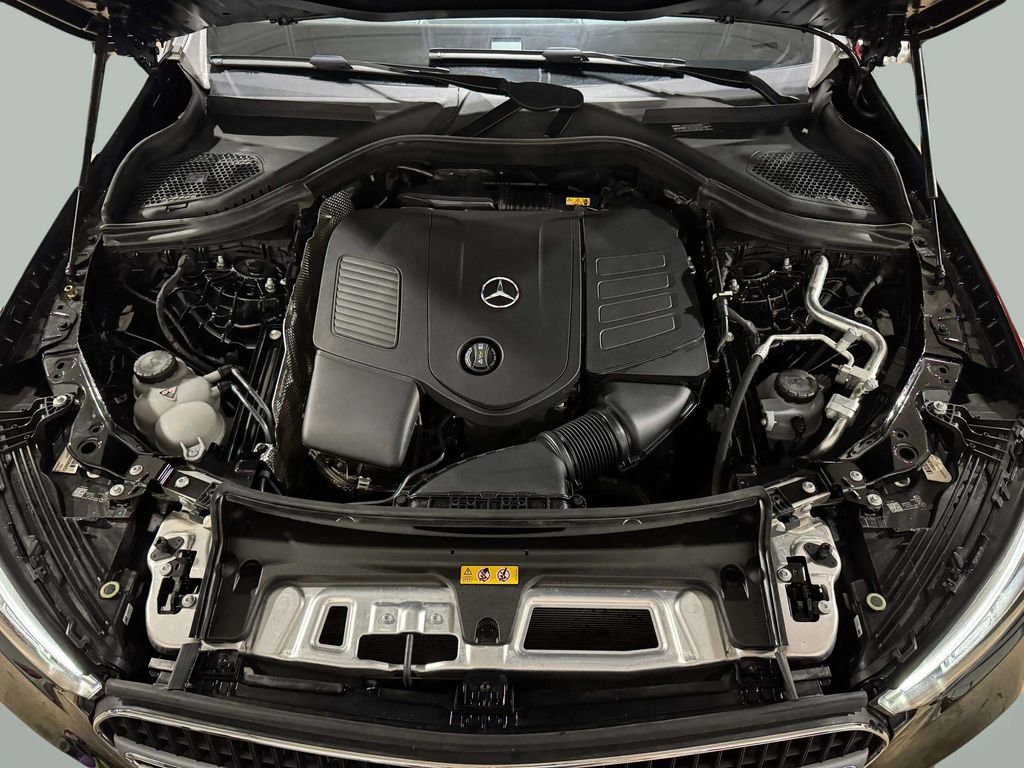 Used 2024 Mercedes-Benz GLC 300 4MATIC image 25