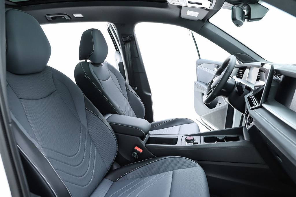 New 2026 Volkswagen Tiguan SE R-Line image 36