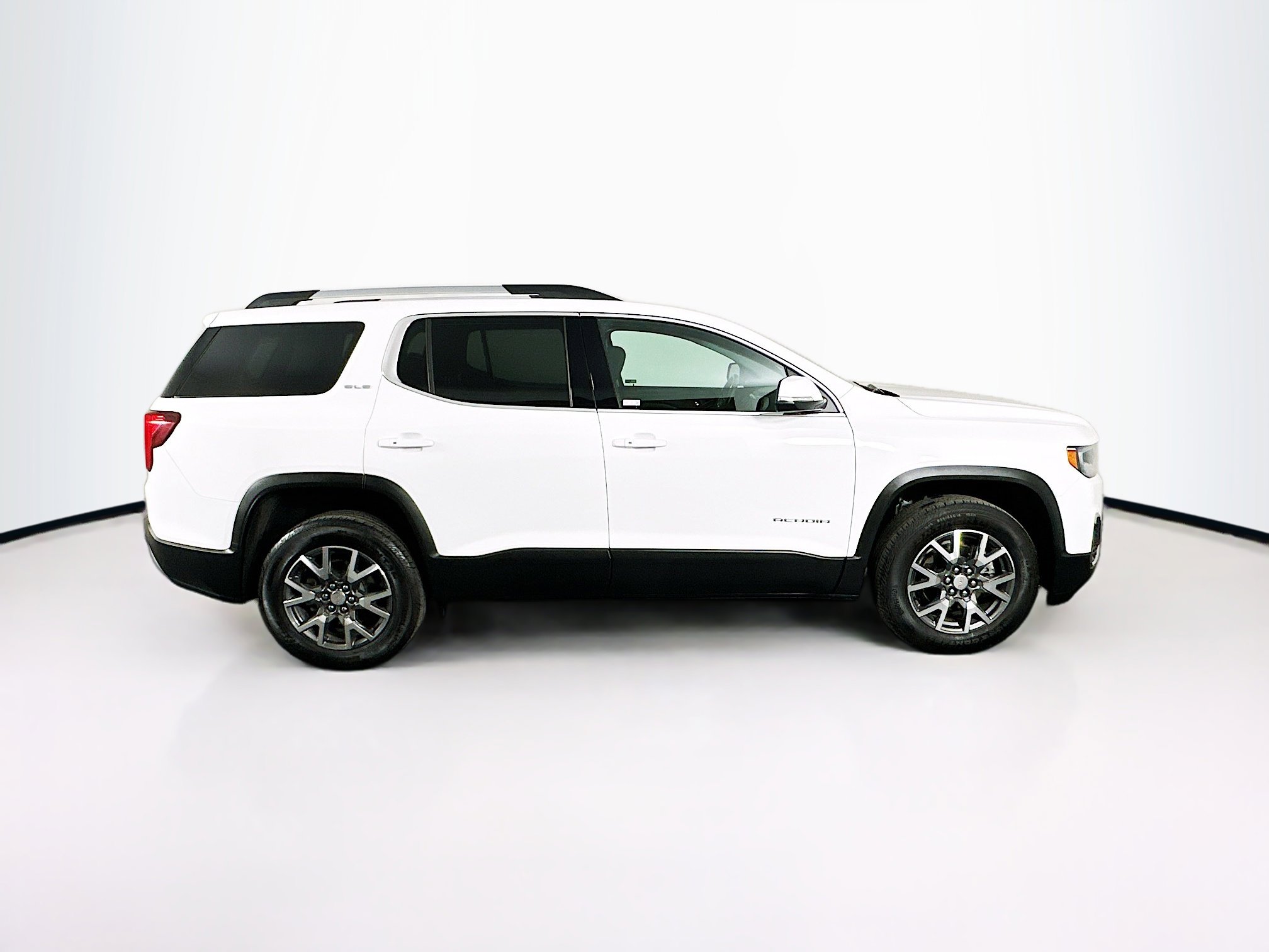 Used 2023 GMC Acadia SLE w/ Driver Convenience Package image 10