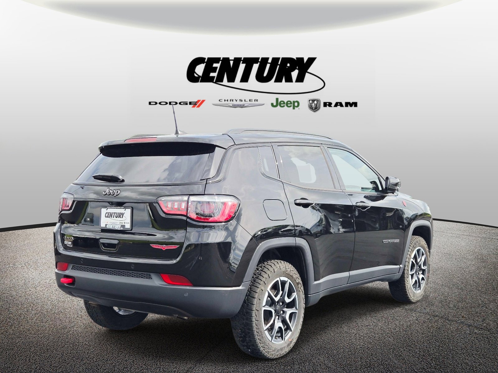 Used 2024 Jeep Compass Trailhawk AWD/4WD image 5