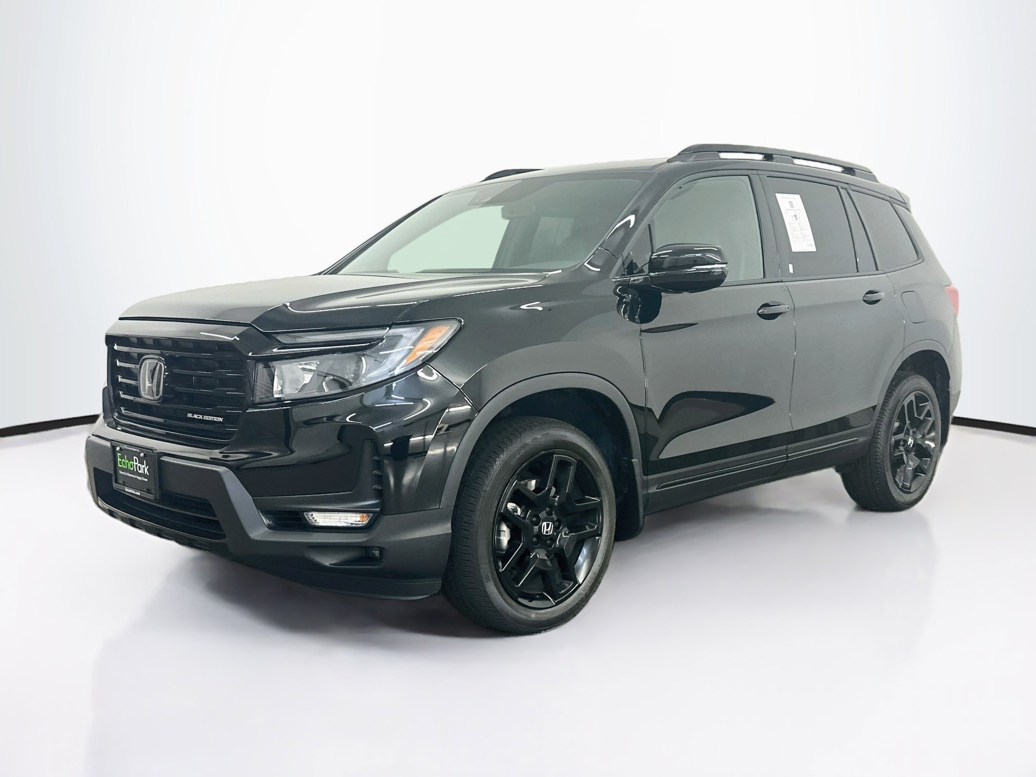 Used 2025 Honda Passport Black Edition image 3
