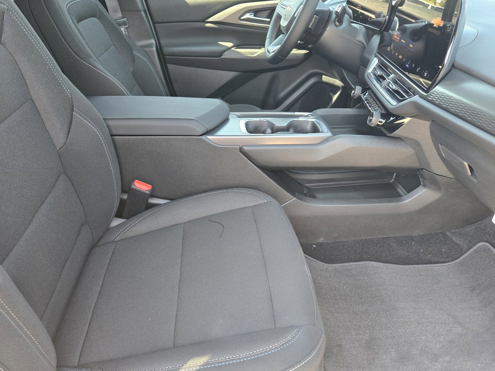 New 2026 Chevrolet Equinox EV LT w/ Comfort Package image 7