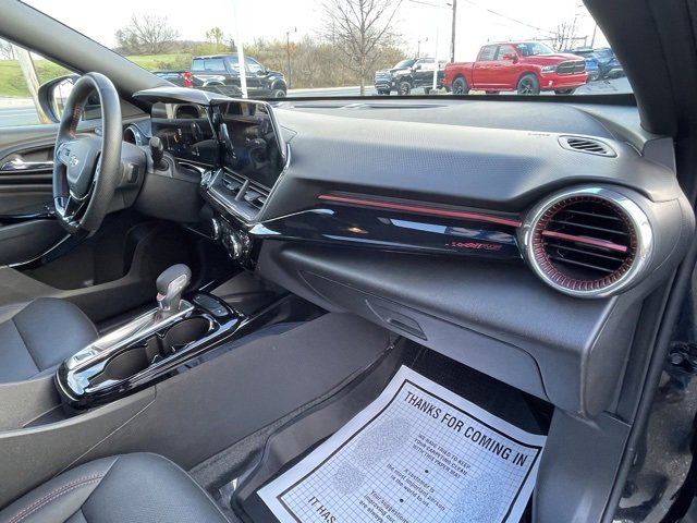 Certified 2025 Chevrolet Trax RS w/ Sunroof Package image 39