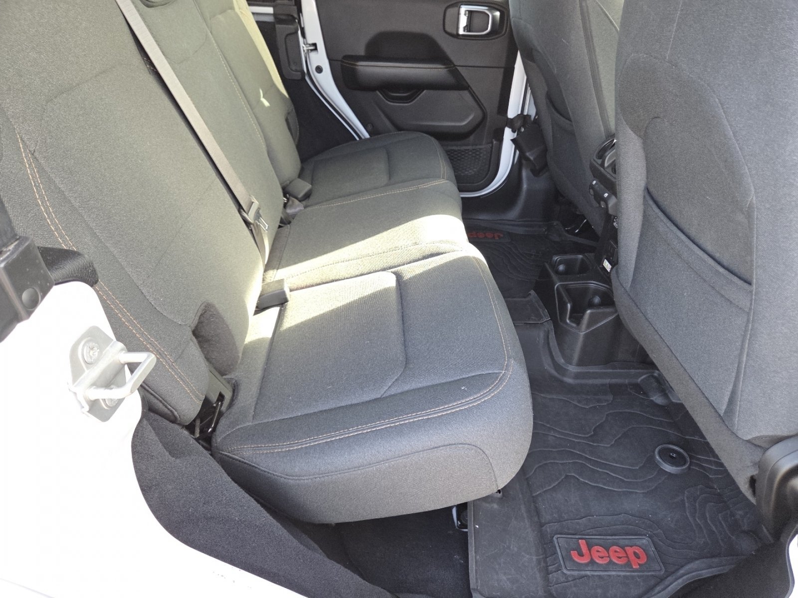 Used 2024 Jeep Wrangler Unlimited Sahara w/ Safety Group AWD/4WD image 20