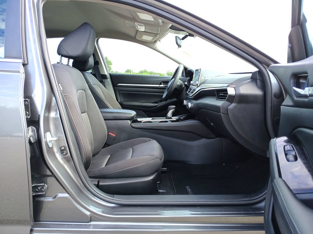 Used 2023 Nissan Altima 2.5 SV FWD image 28