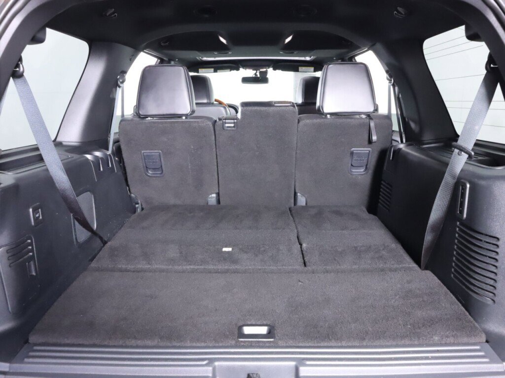 Used 2016 Lincoln Navigator Select RWD image 36