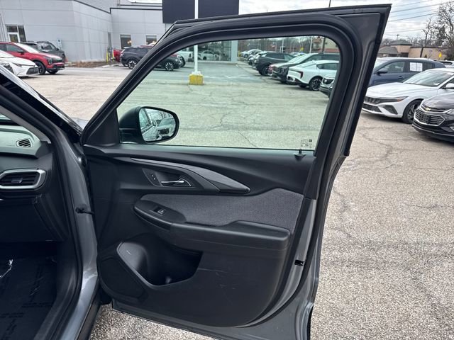 Used 2023 Chevrolet TrailBlazer LS image 11