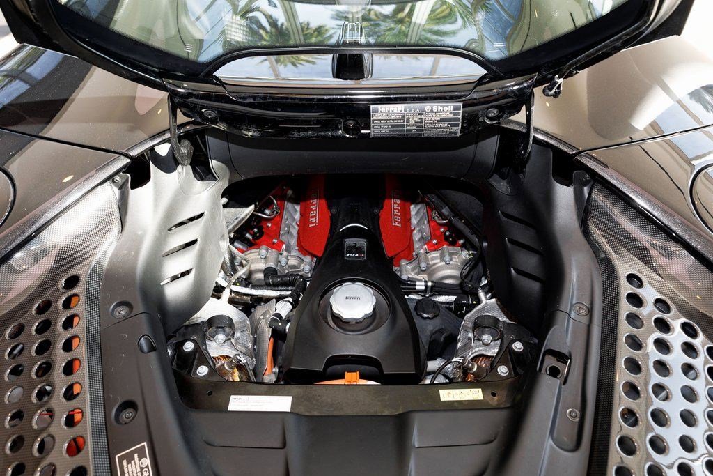 Used 2022 Ferrari SF90 Spider image 37