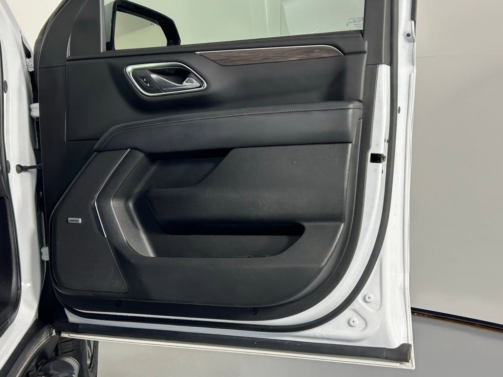 Used 2023 Chevrolet Tahoe Z71 w/ Luxury Package AWD/4WD image 10