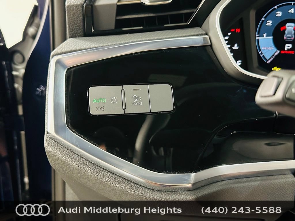 Certified 2025 Audi Q3 2.0T Premium Plus w/ Premium Plus Package AWD/4WD image 18