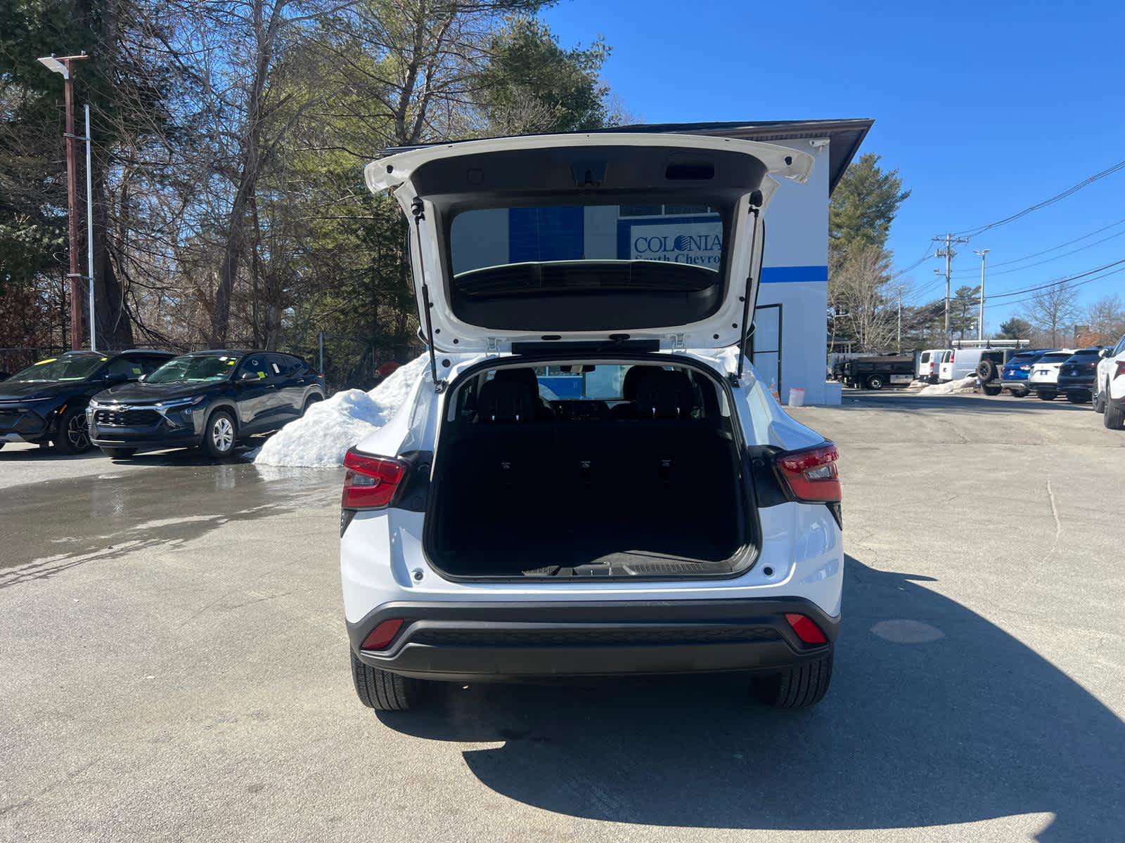 Certified 2024 Chevrolet Trax LS FWD image 40