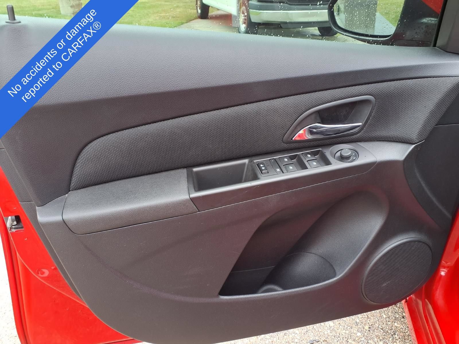 Used 2015 Chevrolet Cruze LT w/ Technology Package FWD image 14