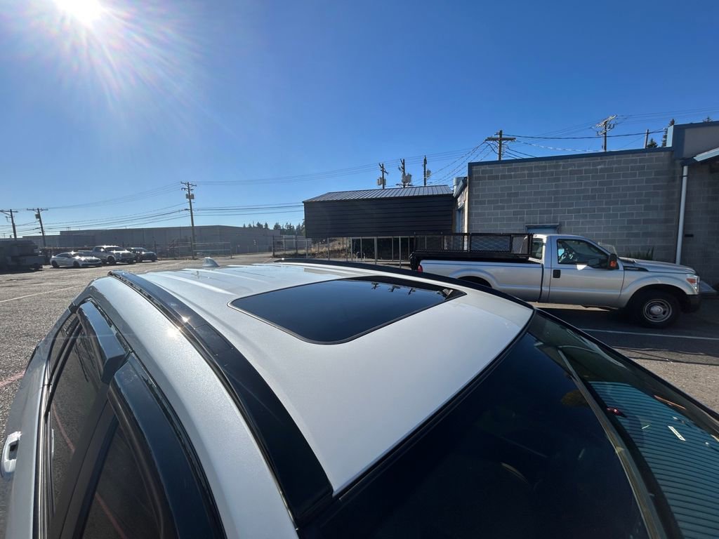 Used 2022 Toyota RAV4 Limited w/ Limited Grade Weather Package image 28