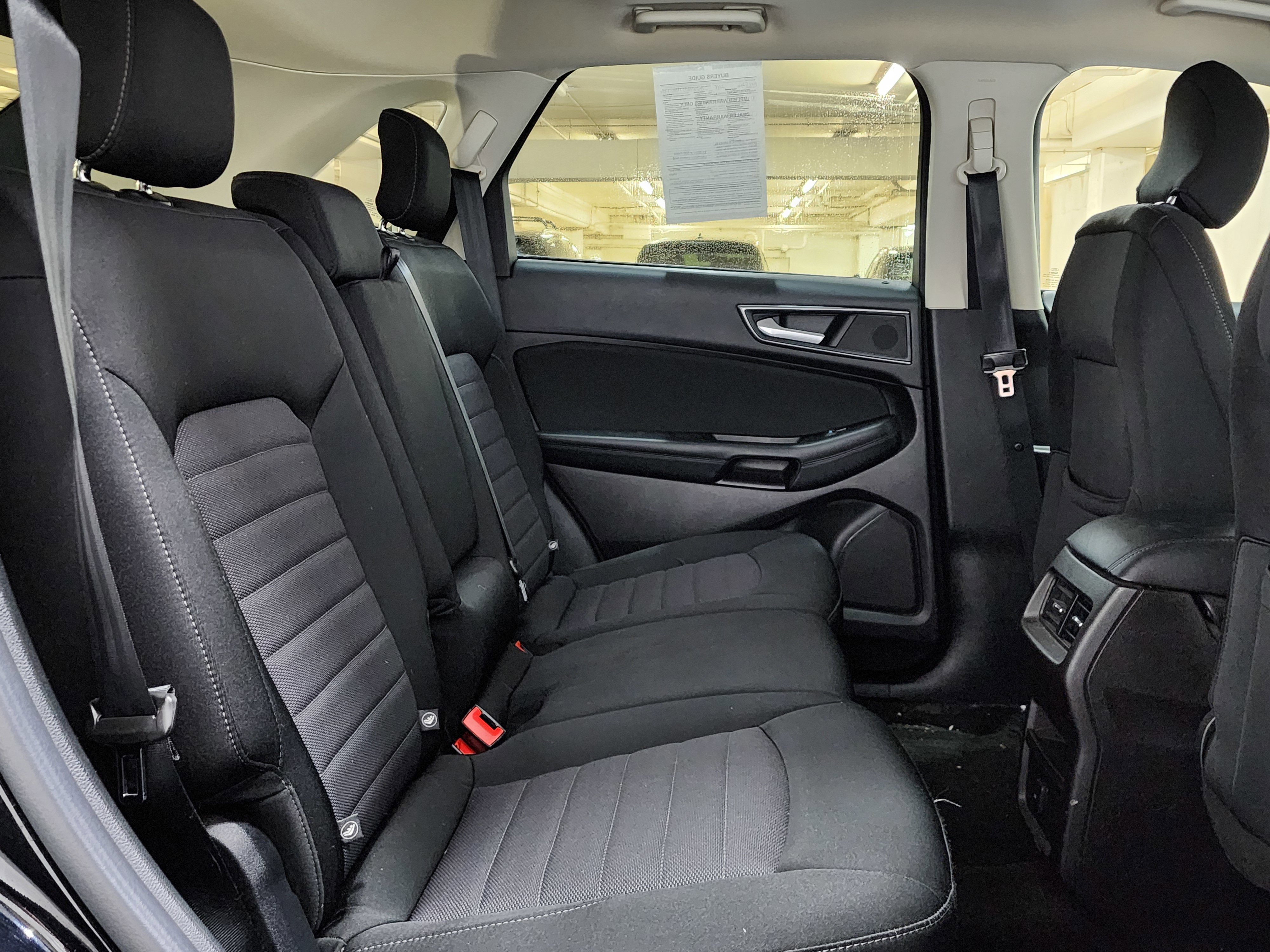 Used 2018 Ford Edge SE image 19