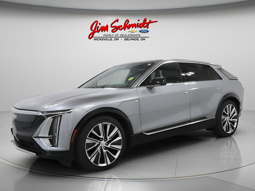 Used 2025 Cadillac Lyriq Luxury w/ LPO, Floor Liner Package AWD/4WD image 2