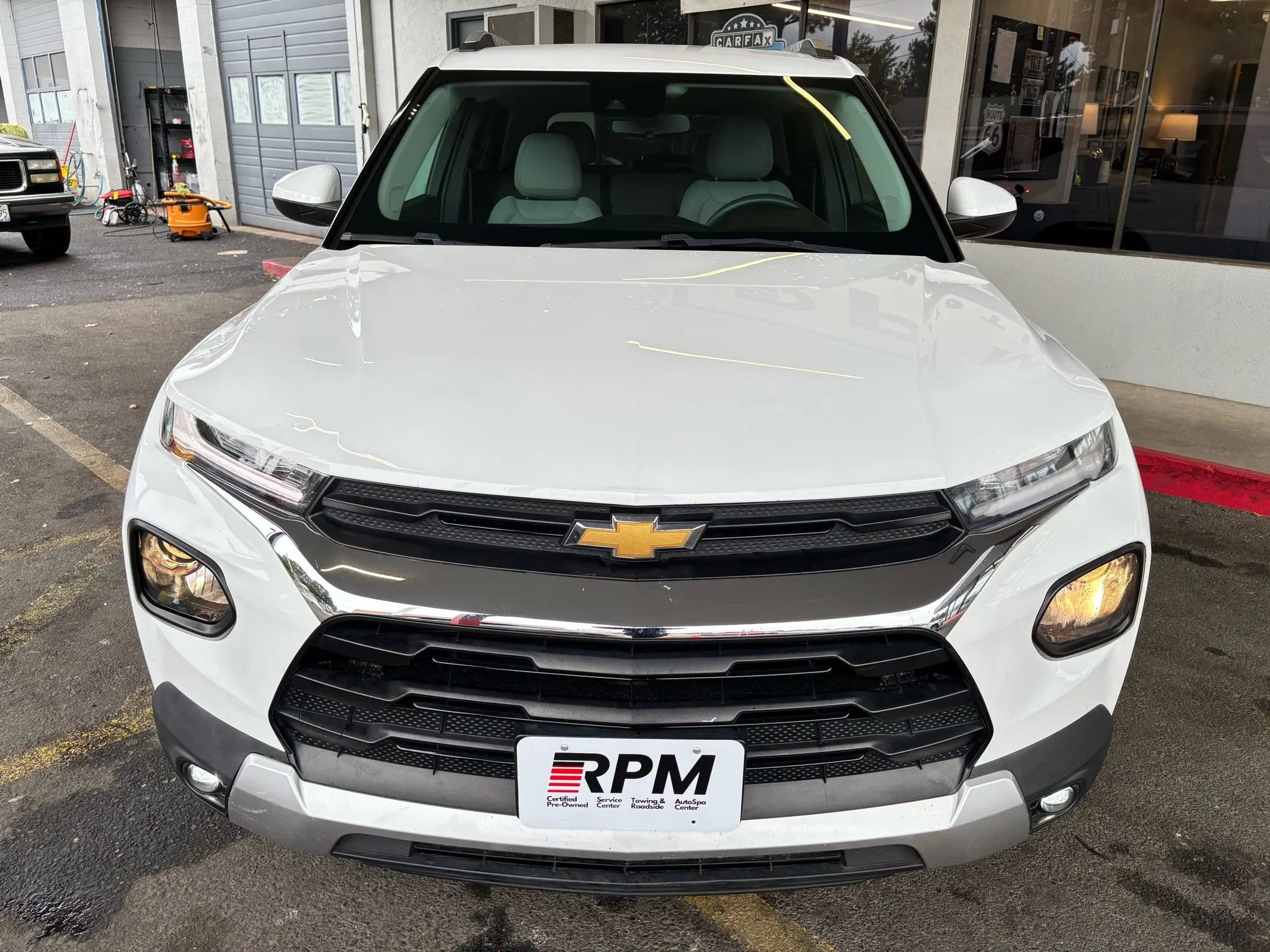 Used 2021 Chevrolet TrailBlazer LT image 2