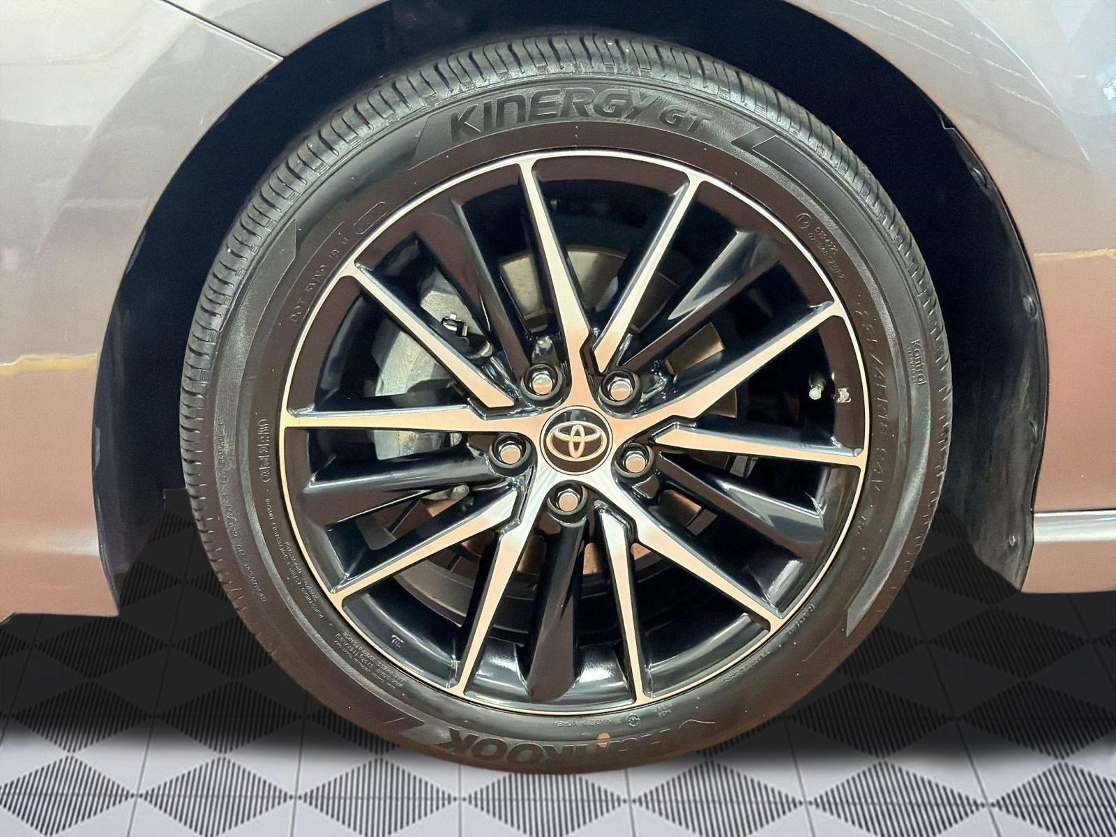 Used 2024 Toyota Camry SE AWD/4WD image 12