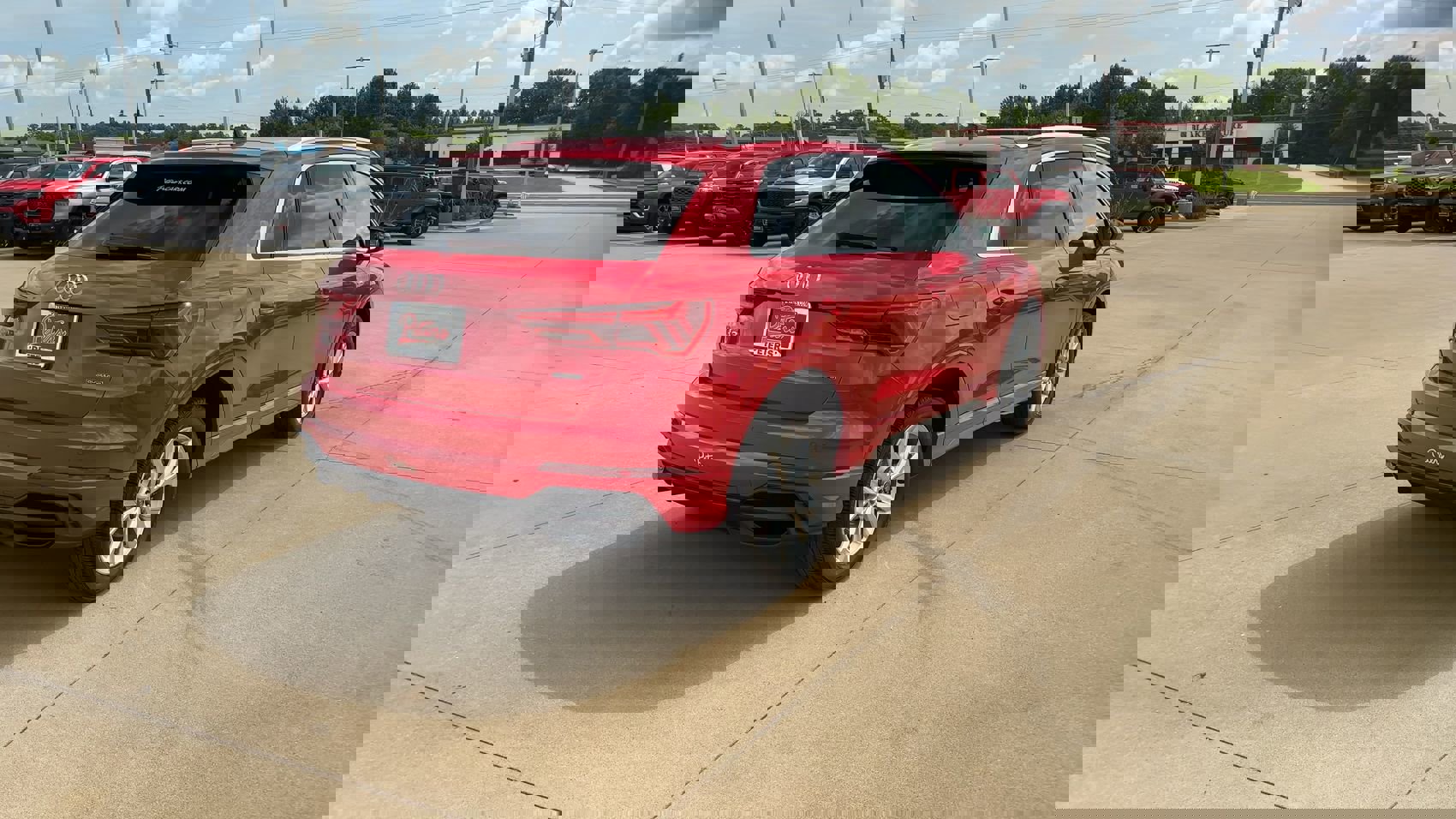 Used 2023 Audi Q3 2.0T Premium image 8