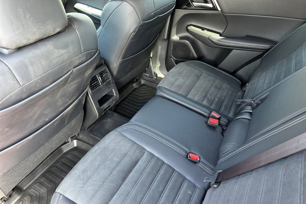 Used 2025 Mitsubishi Outlander SE AWD/4WD image 12