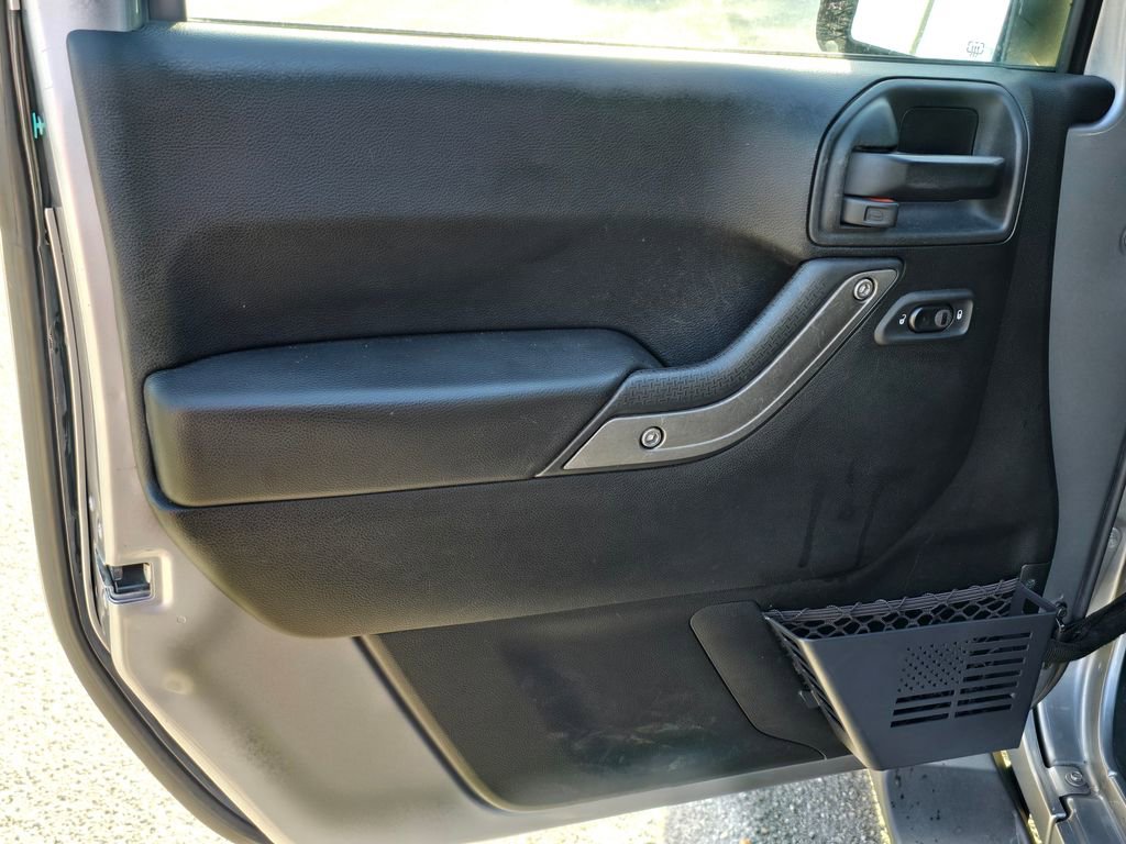 Used 2018 Jeep Wrangler Unlimited Sport S image 13