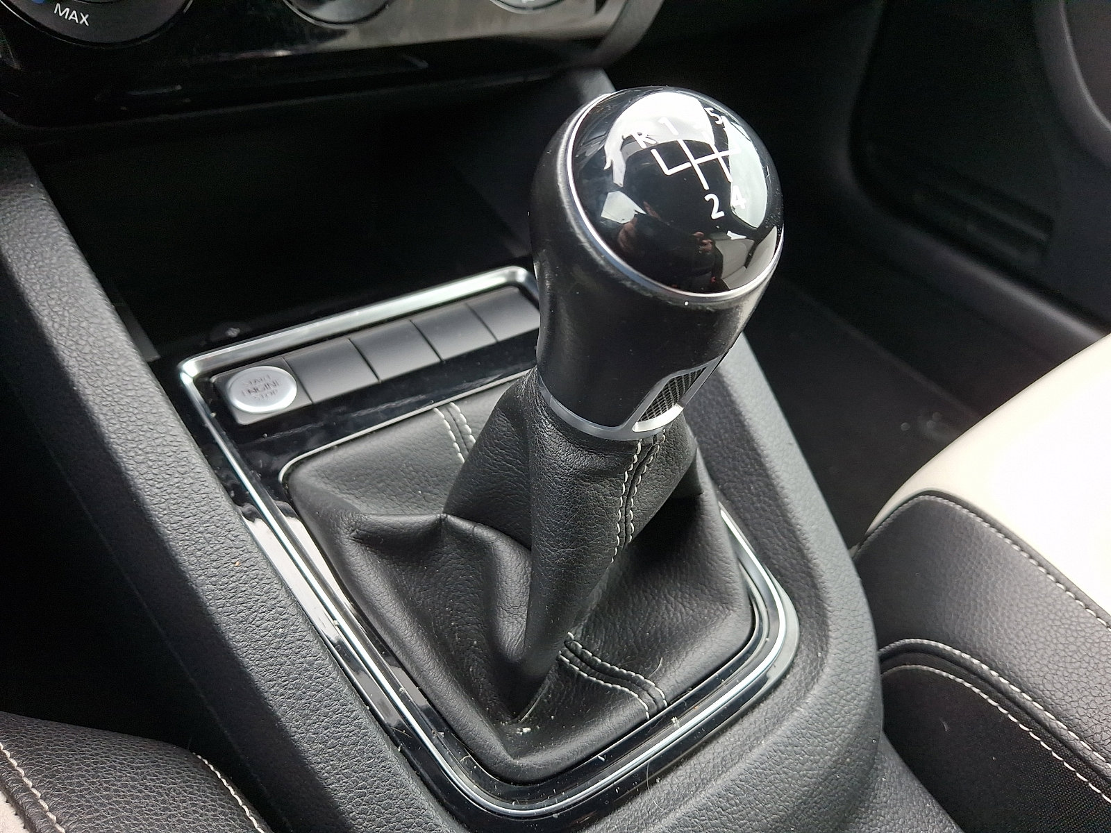 Used 2016 Volkswagen Jetta Sport w/ Lighting Package image 14