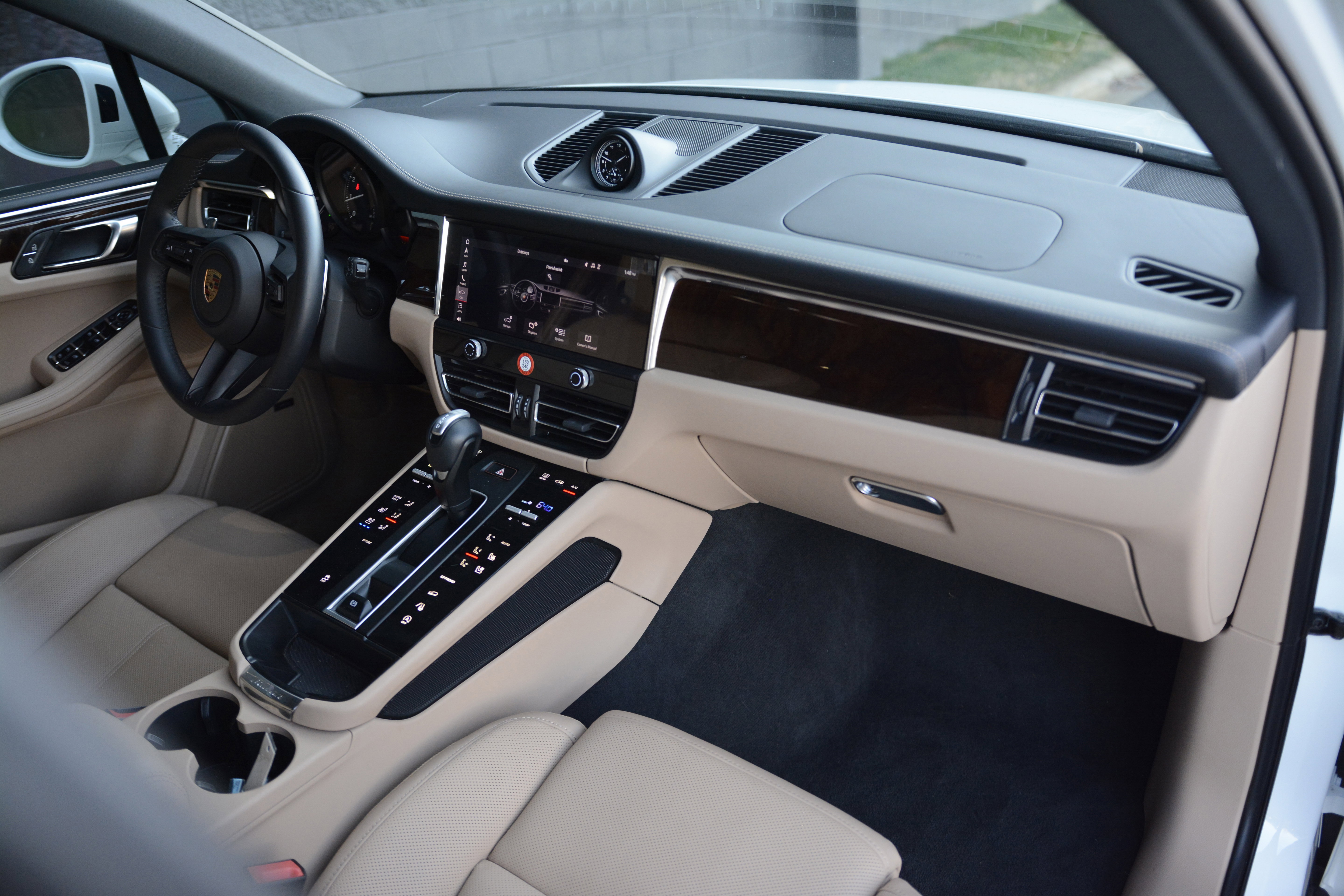 Certified 2025 Porsche Macan image 29