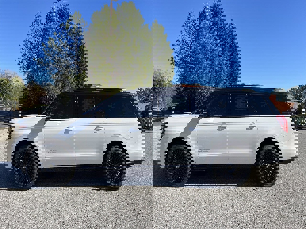 New 2025 Ford Expedition Max Platinum w/ Platinum Ultimate Package image 34