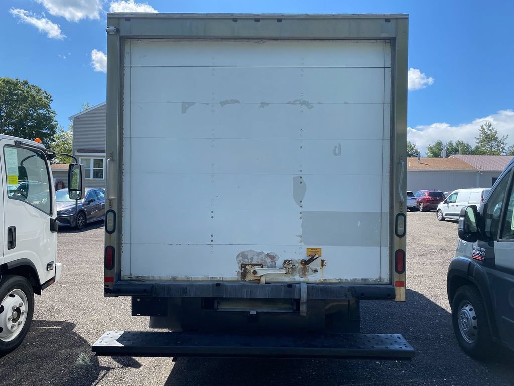 Used 2017 GMC Savana 3500 Extended RWD image 5