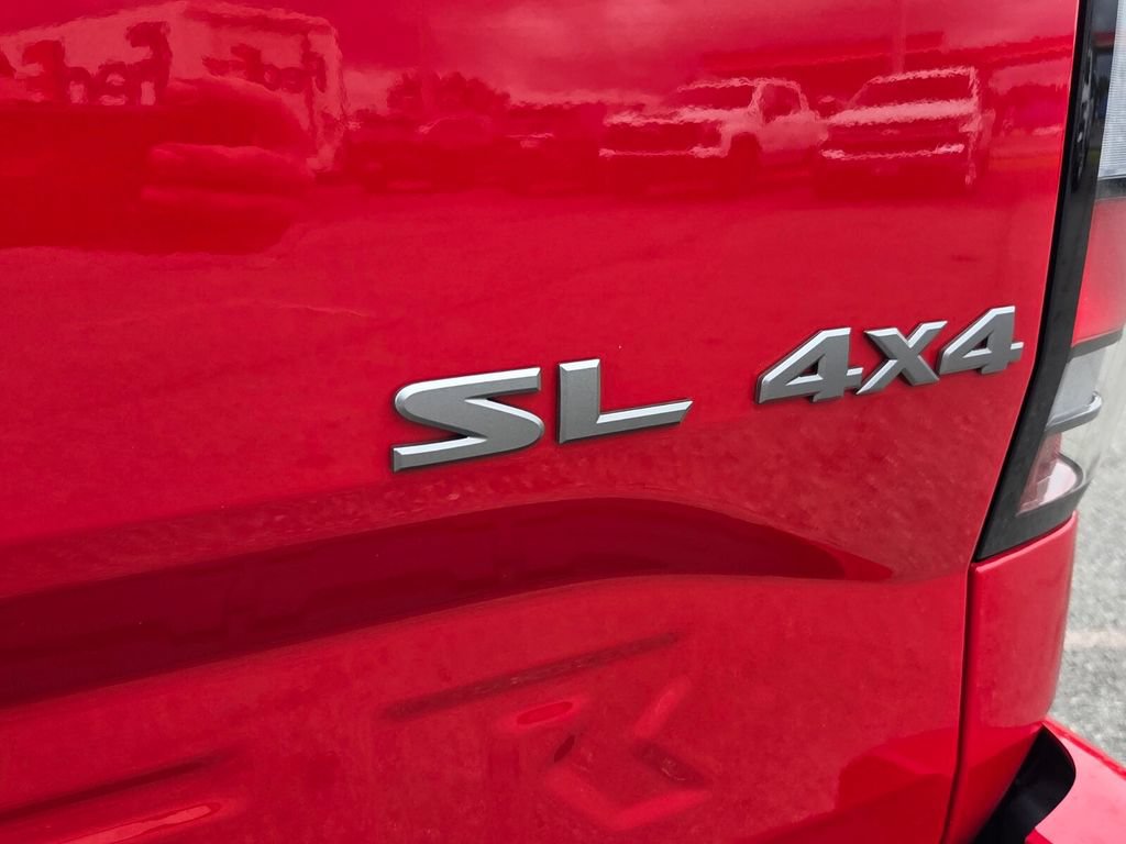 Certified 2025 Nissan Frontier SL AWD/4WD image 8