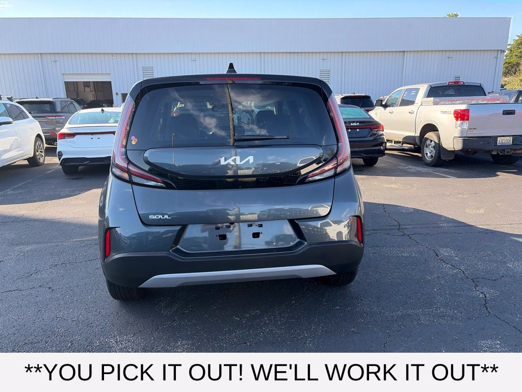 Used 2025 Kia Soul LX FWD image 5