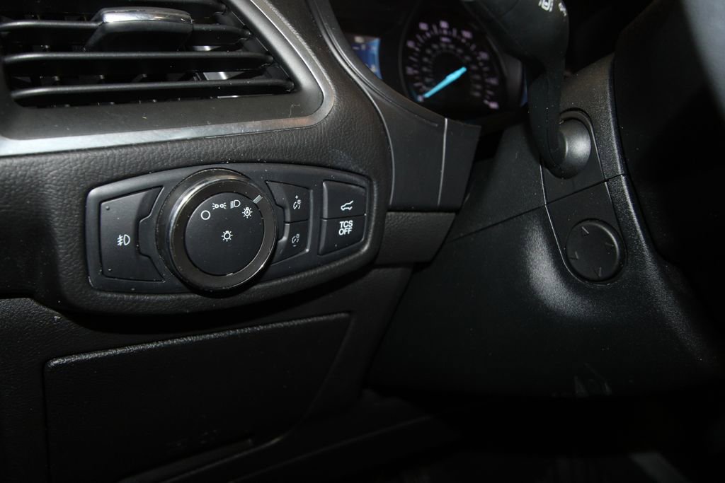 Used 2022 Ford Edge Titanium w/ Equipment Group 301A AWD/4WD image 10