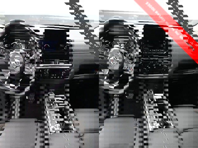 New 2025 Nissan Pathfinder SL image 10