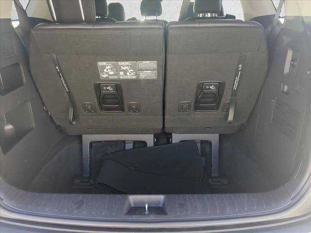 Used 2025 Kia Carnival image 6
