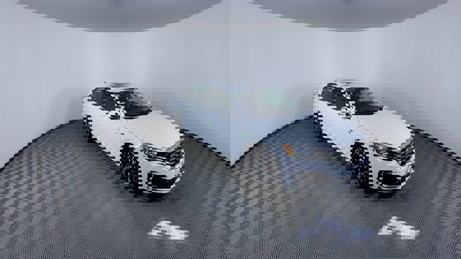 Used 2020 Volkswagen Passat 2.0T R-Line image 2