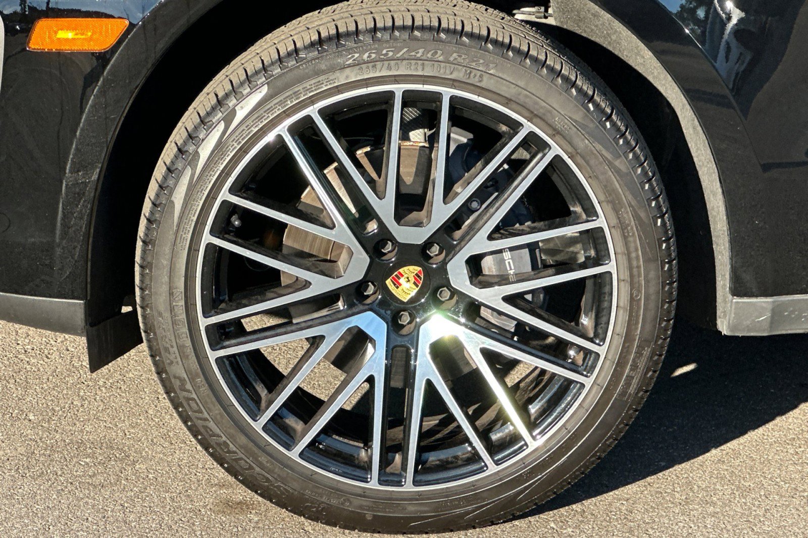 Used 2025 Porsche Macan image 27