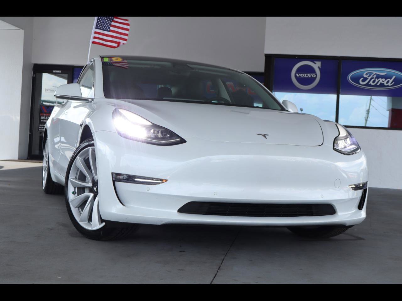 Used 2018 Tesla Model 3 Long Range RWD image 1
