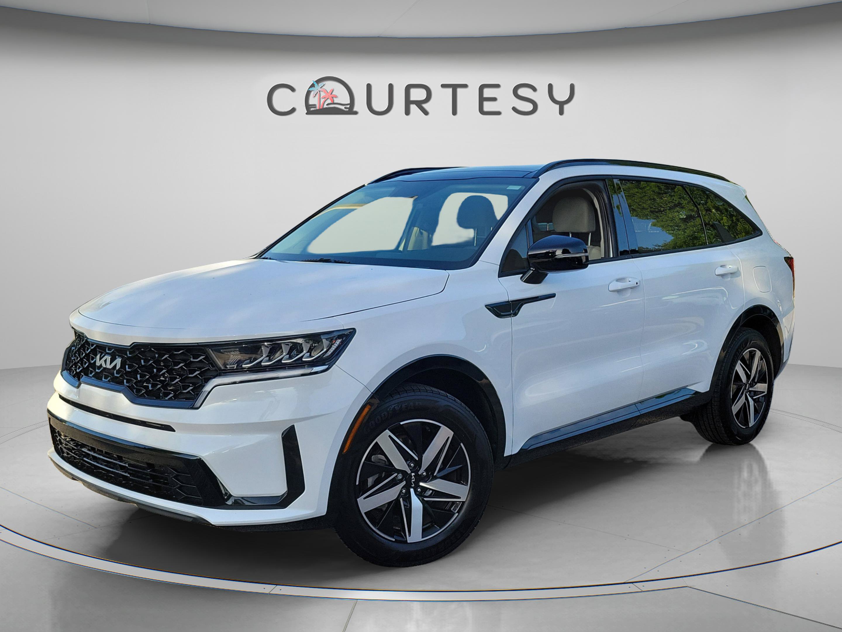 Used 2023 Kia Sorento S w/ Panoramic Sunroof Package FWD image 1