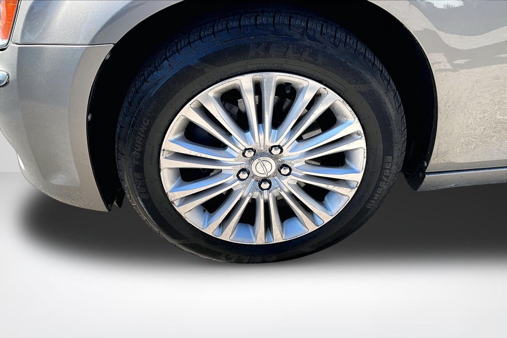Used 2014 Chrysler 300 C w/ Beats Audio Group AWD/4WD image 31