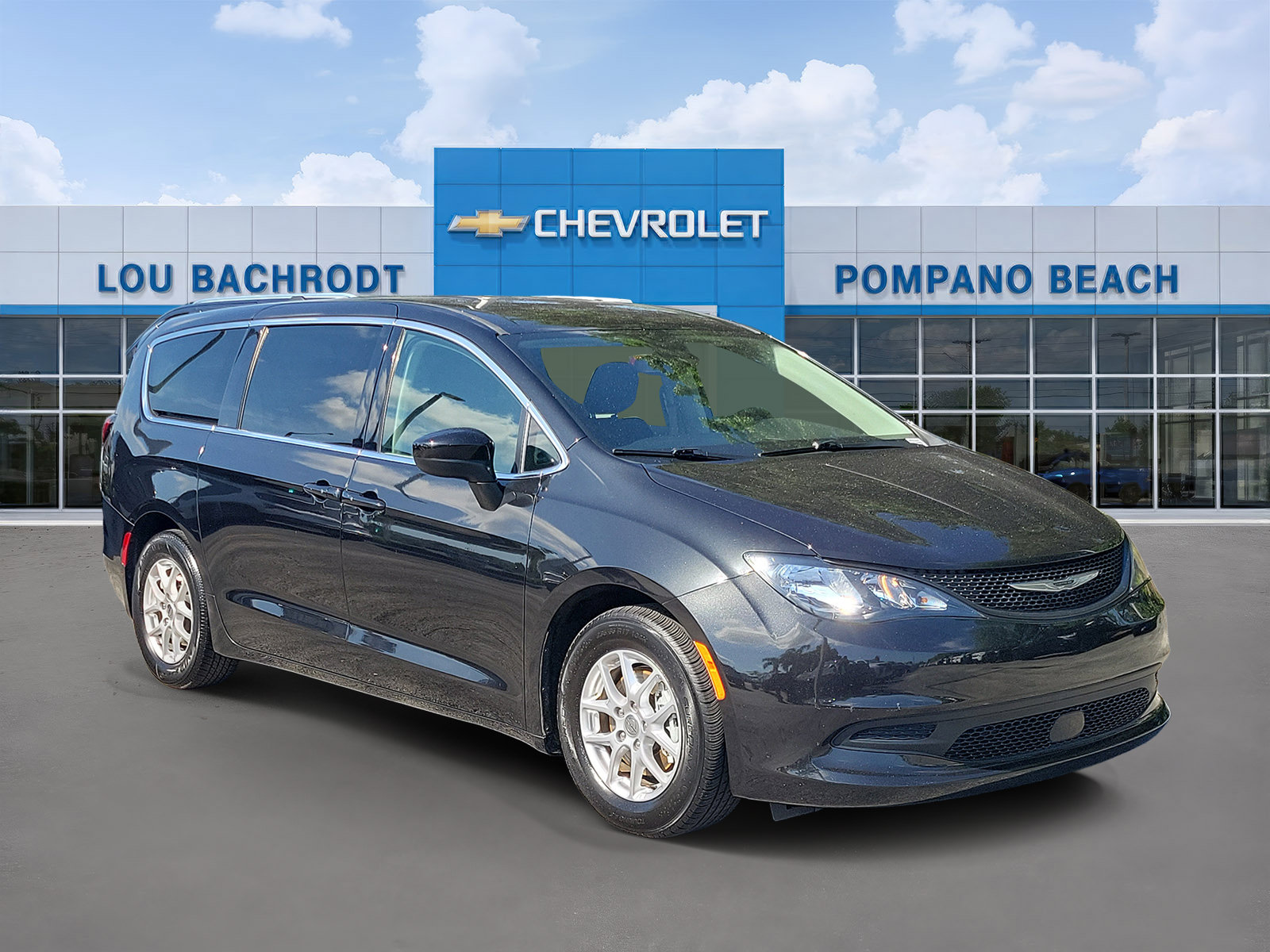Used 2023 Chrysler Voyager LX FWD video 1