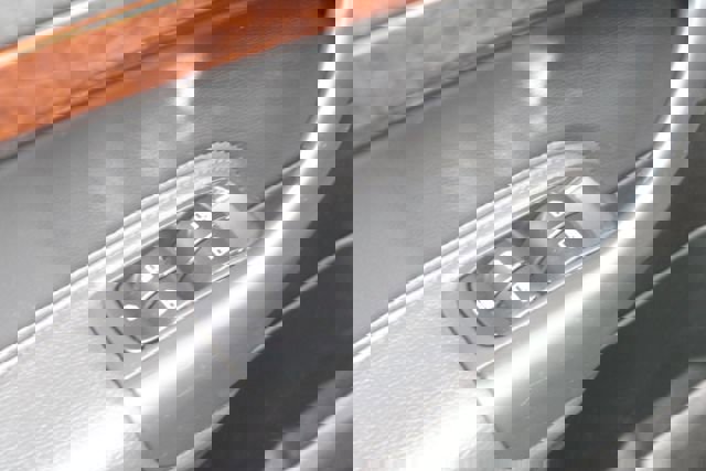 Used 2008 Saab 9-3 2.0T w/ Moonroof Package image 12