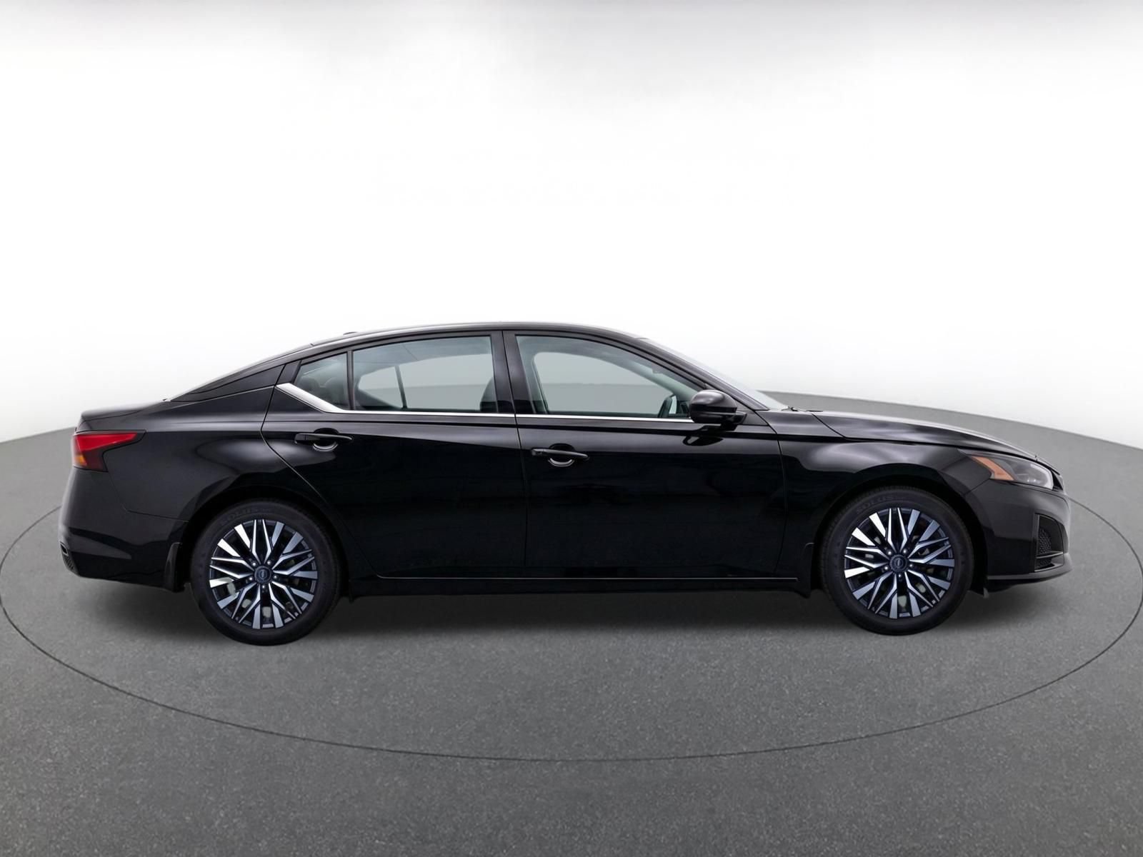 Used 2026 Nissan Altima 2.5 SV FWD image 9
