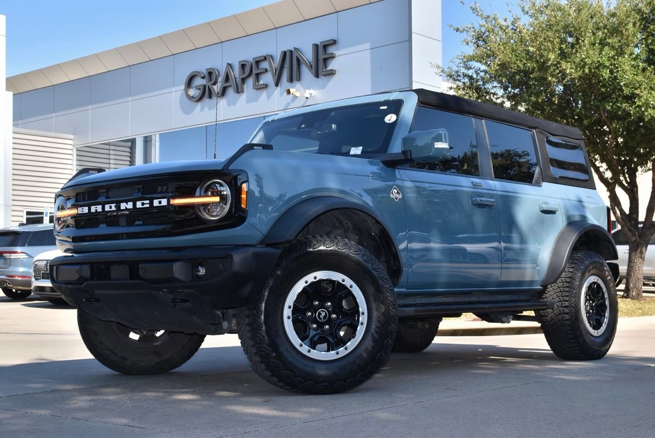Certified 2023 Ford Bronco Outer Banks w/ Sasquatch Package AWD/4WD image 2