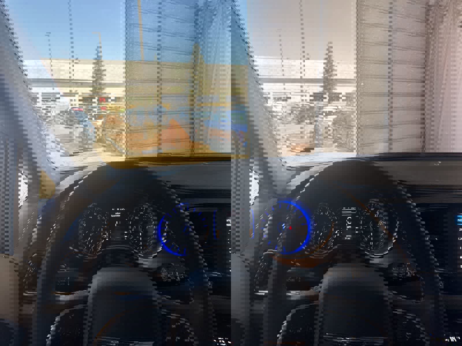 Used 2023 Chrysler Voyager LX image 23