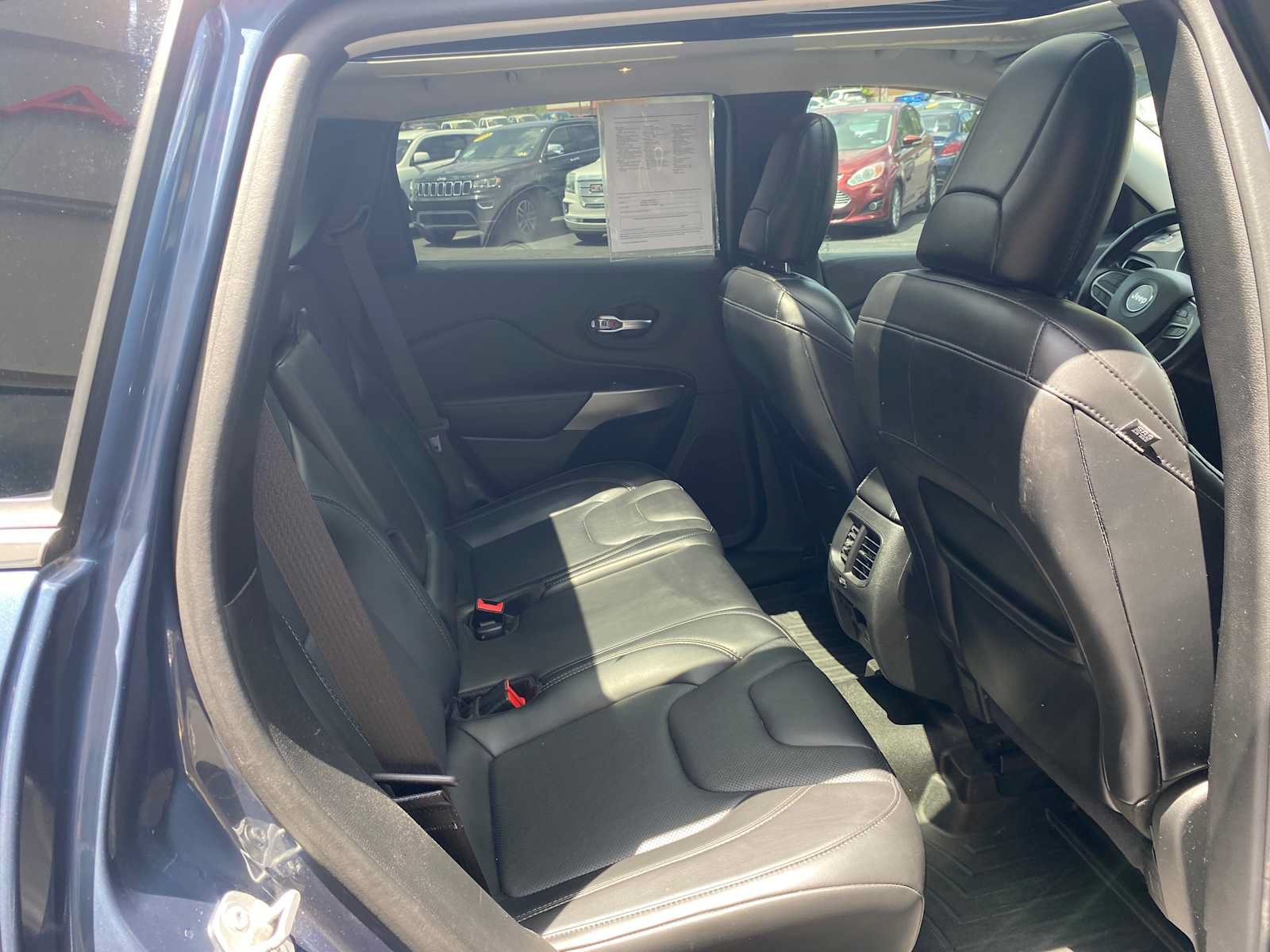 Used 2020 Jeep Cherokee Limited AWD/4WD image 31