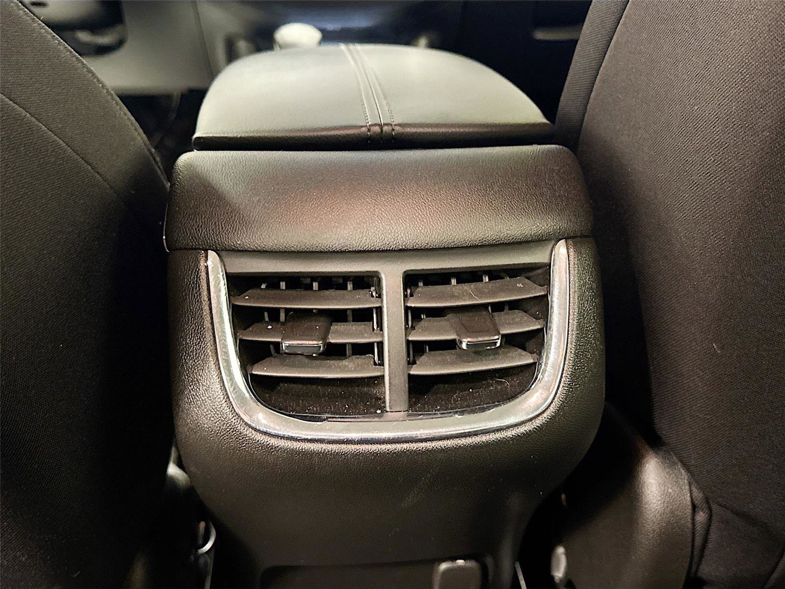 Used 2024 Chevrolet Malibu LT FWD image 24