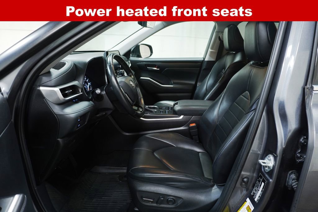 Used 2021 Toyota Highlander XLE AWD/4WD image 13